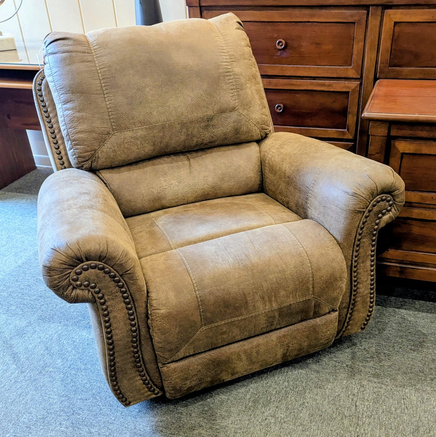 ASHLEY RECLINER